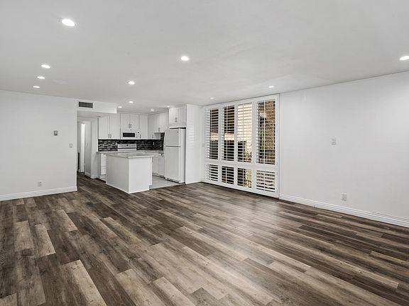 4th image of 23401 Park Sorrento Unit 39