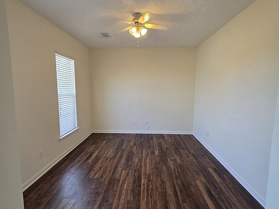 5th image of 9400 Bristlecone Dr