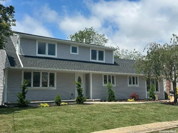 540 Everdell Avenue, West Islip, NY 11795