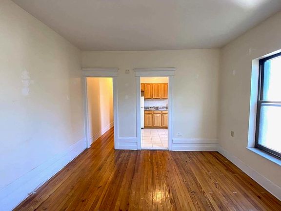 5th image of 442 14th St APT 3