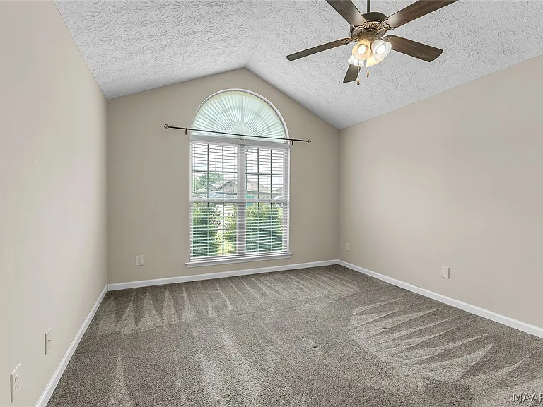 76 Zachary Cir — Photo 15