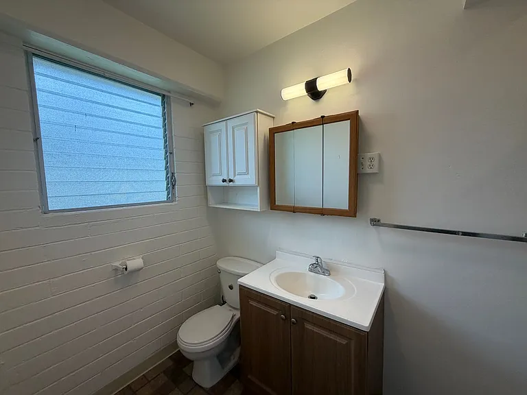 1621 Anapuni St — Photo 9