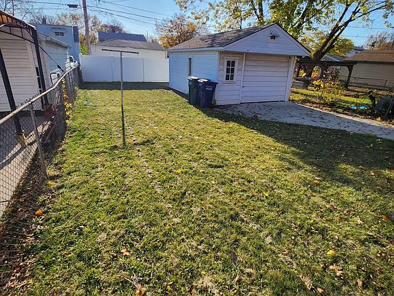 4th image of 1773 Russell Ave