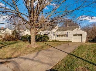 1128 S Stewart Avenue, Springfield, MO 65804
