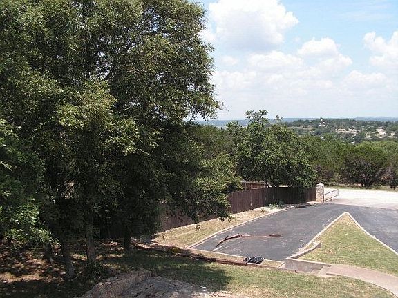 3rd image of 176 Twin Elm Dr