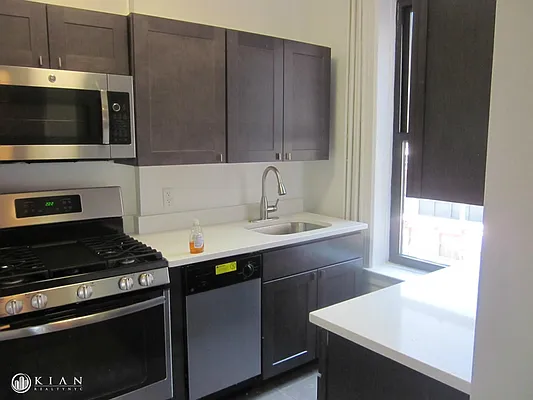 Rented by Kian Realty | media 41