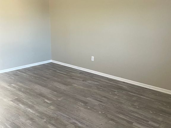 4th image of 1255 Sequoia Ct #D