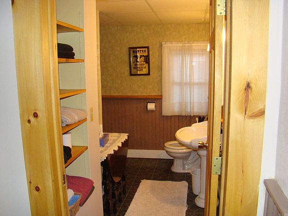 1st Floor Bath
