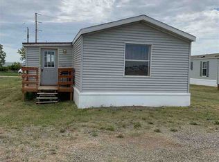 233 4th St SE, Tioga, ND 58852