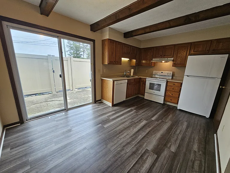 1510 Bradshire Dr — Photo 6