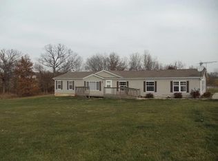 203 New Hope Rd, Elsberry, MO 63343