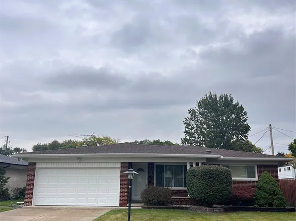 33164 Chatsworth Dr, Sterling Heights, MI 48312