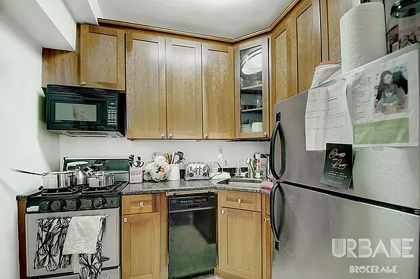 Rented by Urbane Brokerage | media 12