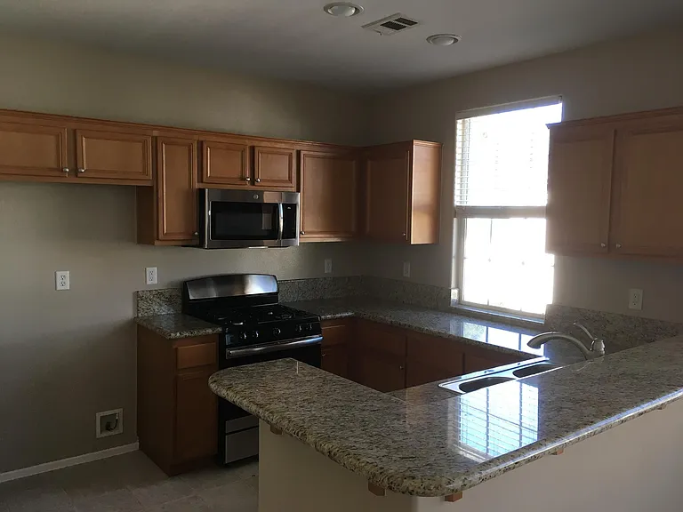 24132 Victoria Ln — Photo 8