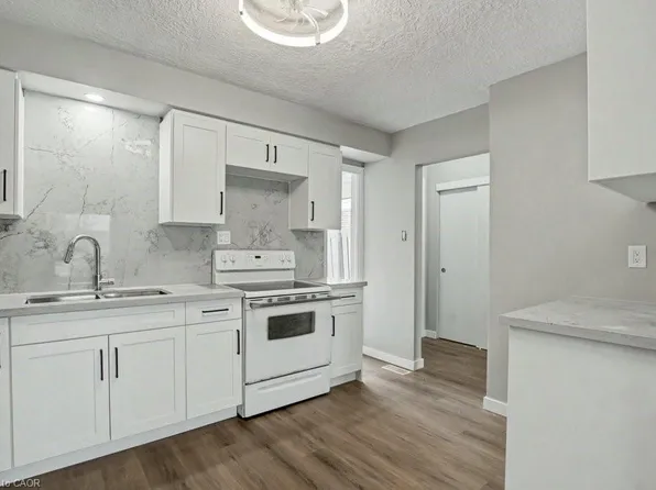 104 Ralgreen Cres, Kitchener, ON N2M 1T9