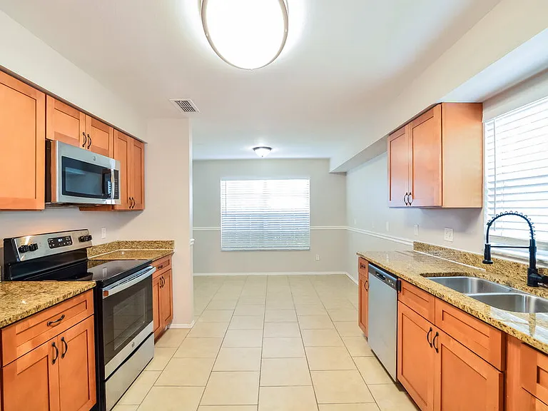 11184 Cypress Leaf Dr — Photo 7