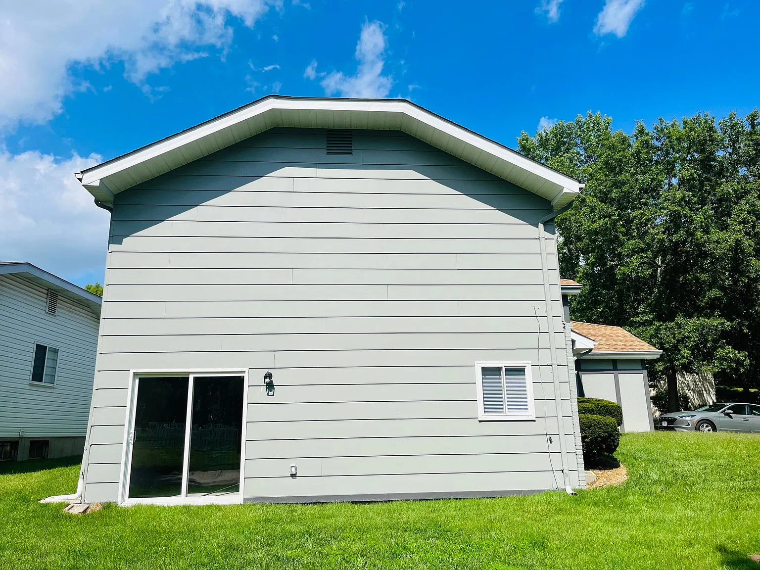 5 bed, 2063 sqft, $2,495 — Photo 3