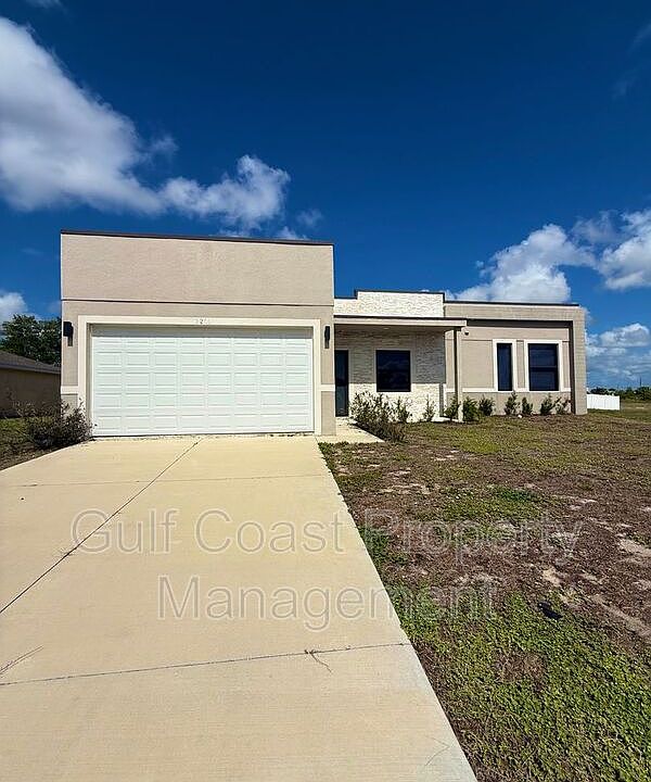 1st image of 2216 NE 10th Pl