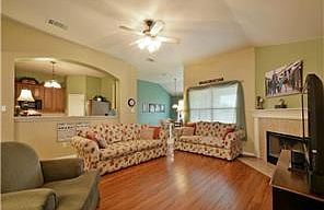 4th image of 807 Meadow Bluff Ct