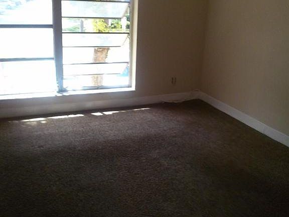 2nd image of 4413 Treehouse Ln #F