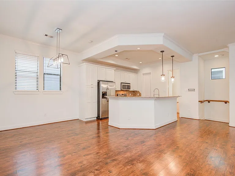 2414 Charleston St #B — Photo 18