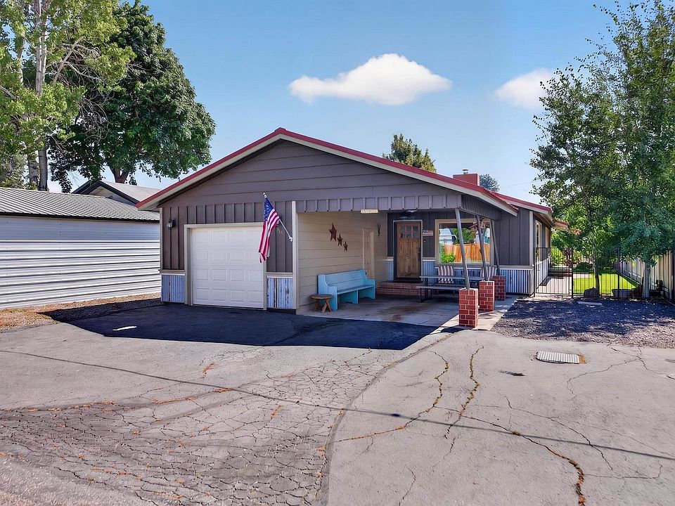 1st image of 419 2nd Ave