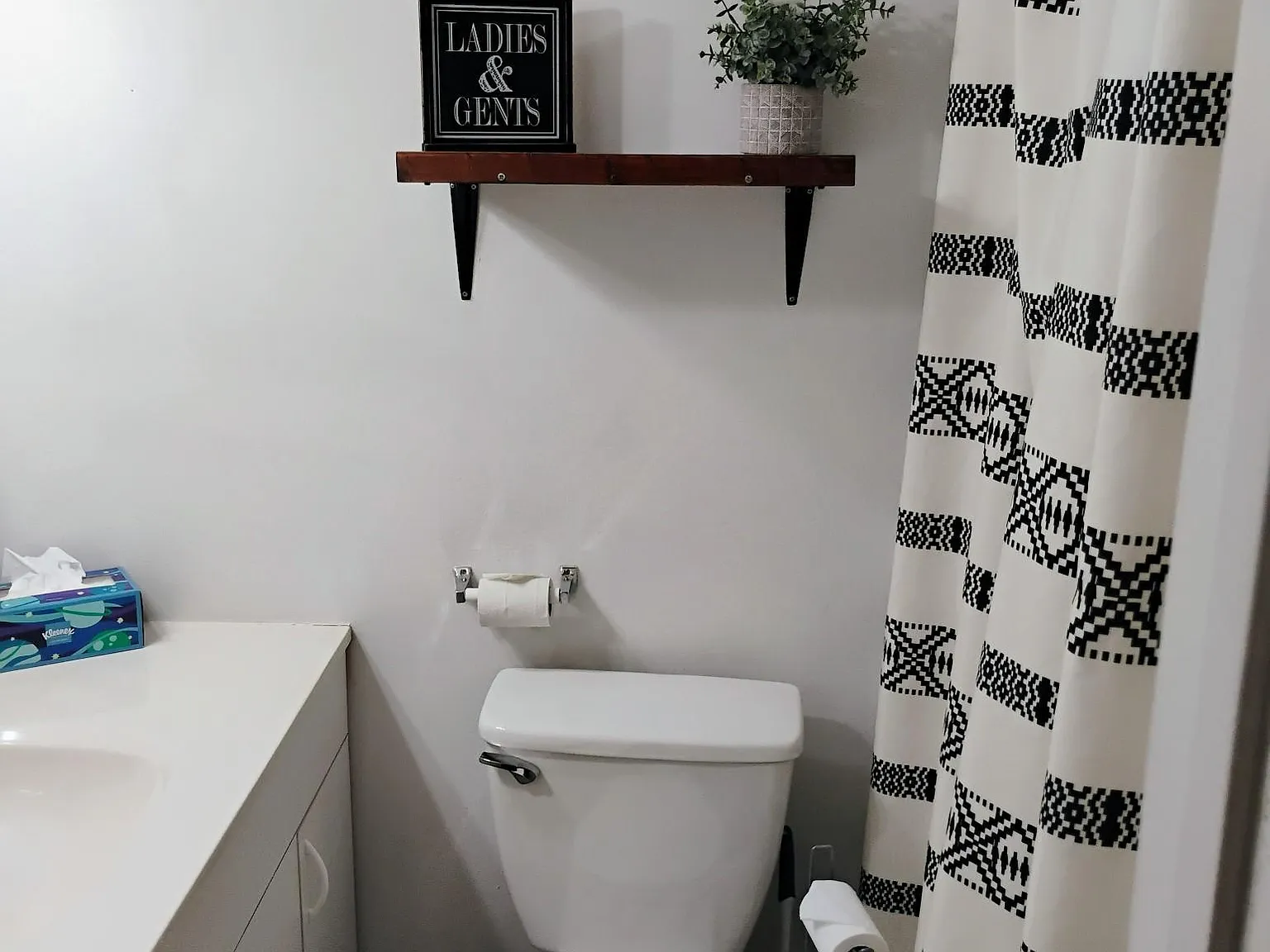 4 bed, 8.0 bath, 6000 sqft, $2,503 — Photo 4