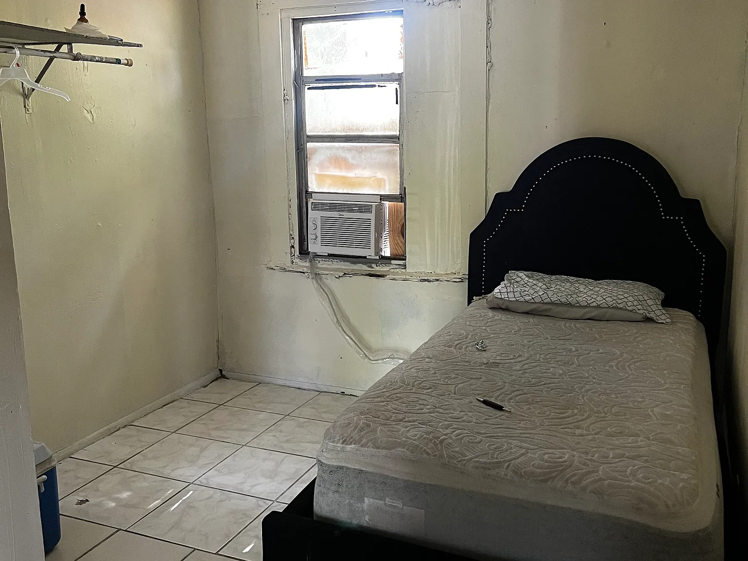 1 bed, 1650 sqft, $700 — Photo 2