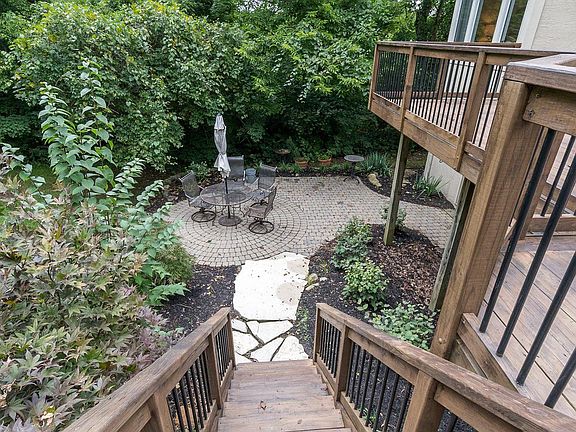 3rd image of 1390 Briarcliffe Dr