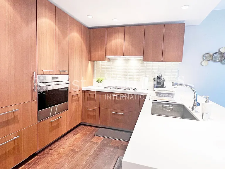 1555 Kapiolani Blvd #910 — Photo 3