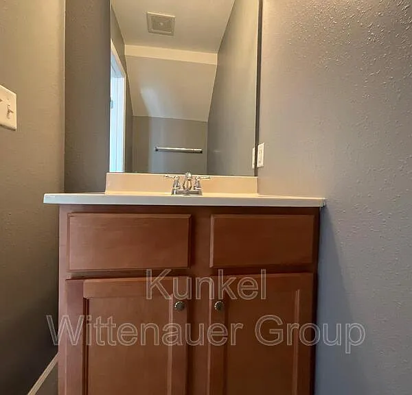 700 Fountain View Dr #G — Photo 8