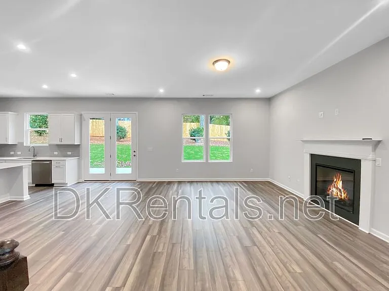 245 Birchwood Row — Photo 6