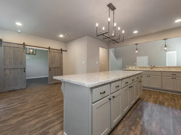 3426 Papa Bear Dr, College Station, TX 77845
