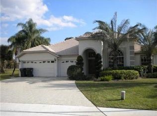 250 Button Bush Ln, Wellington, FL 33414