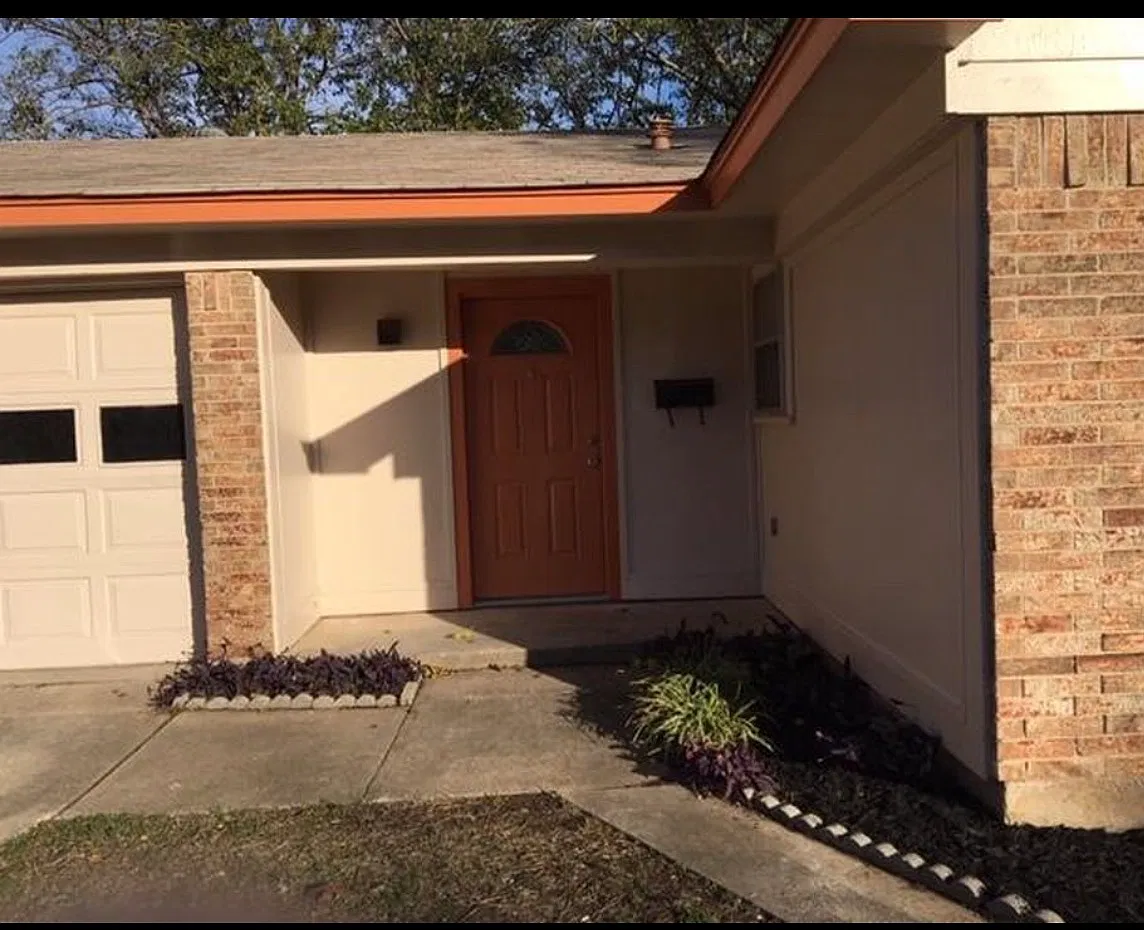 3 bed, 1414 sqft, $2,100 — Photo 3