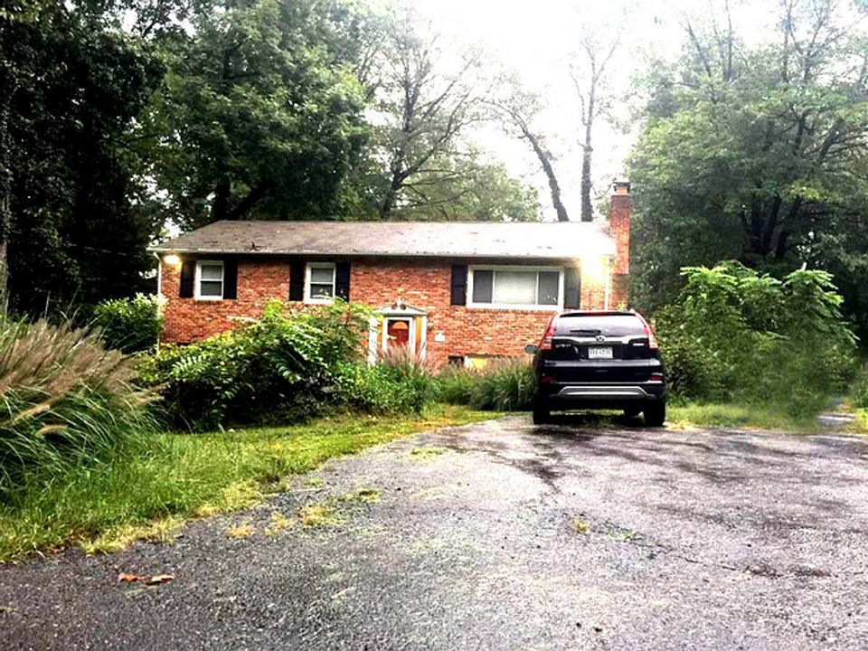 1st image of 4433 Village Dr