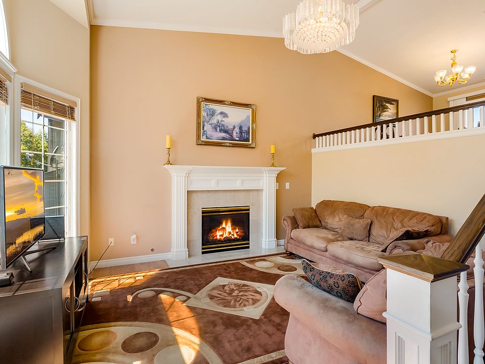 1st image of 8405 5th Pl SE