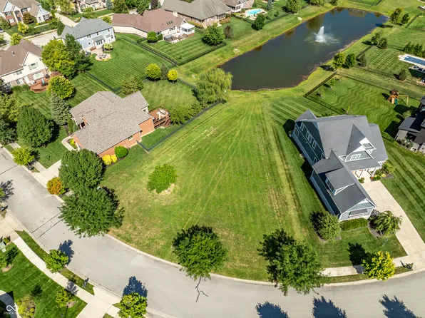 14334 Hearthwood Dr, Fishers, IN 46040
