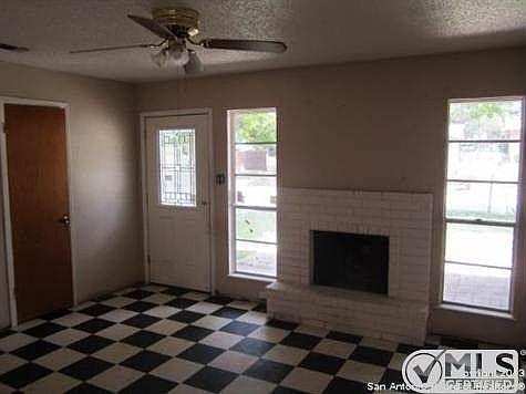 5th image of 2438 Lake Louise Dr