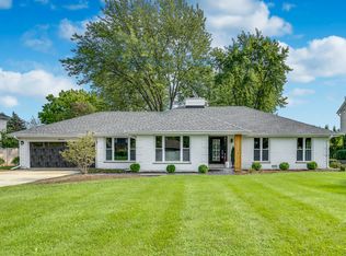 11 Stirrup Cup Ct, St Charles, IL 60174