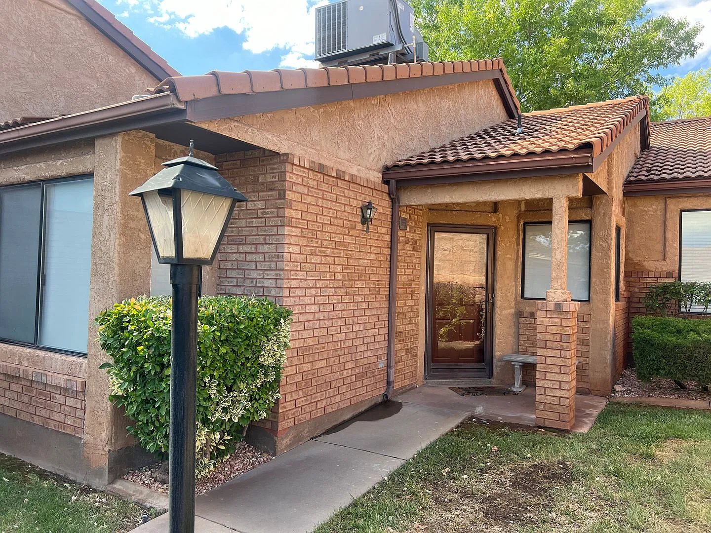Luxury Living at the Ridge — Photo 1