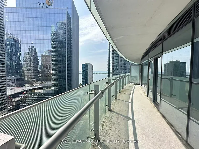 14 York St #2401 — Photo 10