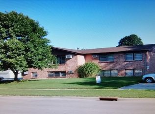 2031 9th St APT 1, Coralville, IA 52241