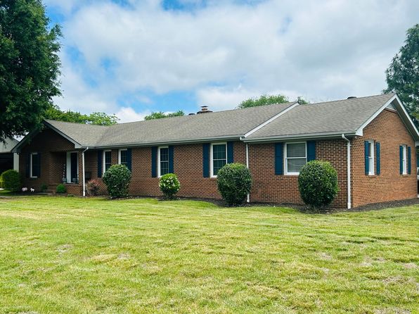 200 Smith Dr, Smithfield, VA 23430