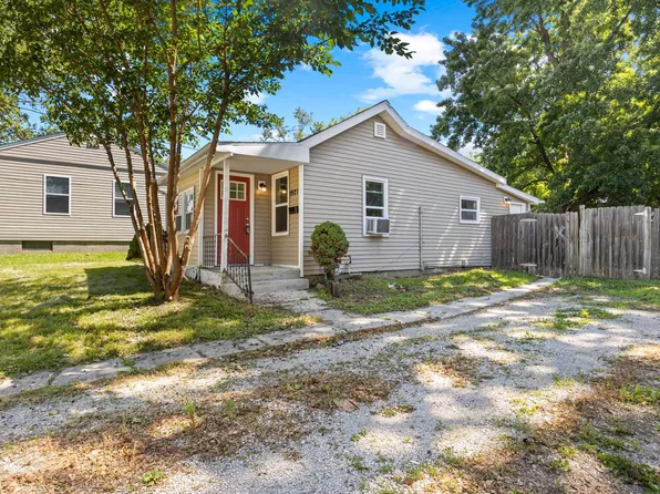 1921 E 21st St, Des Moines, IA 50317