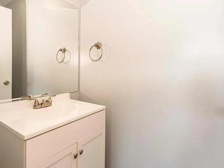 39 Staffordshire Commons Dr #39 — Photo 12