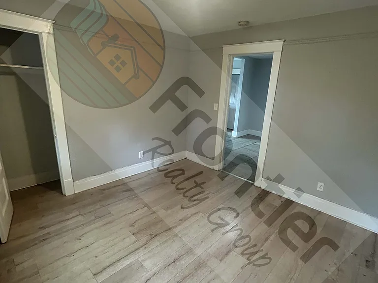 1624 Niagara St #4 — Photo 4