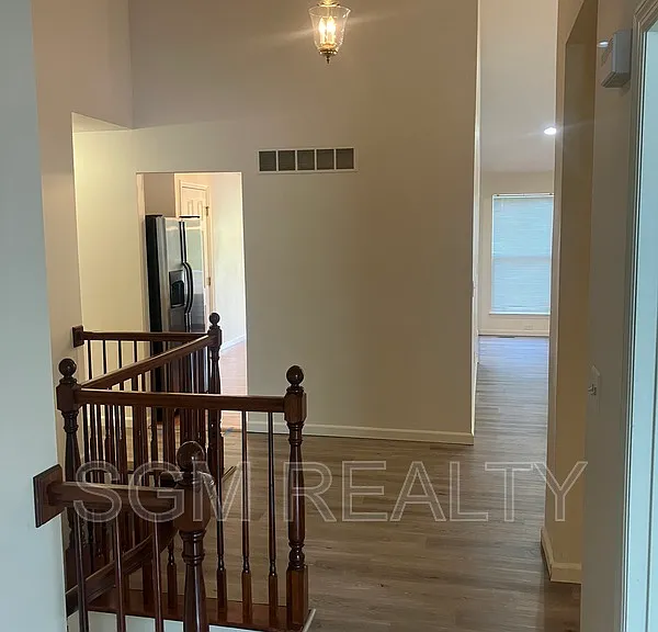 1711 Ambrose Terrace Dr — Photo 3
