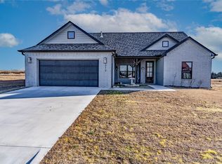 212 E Washington Ave, Kellyville, OK 74039