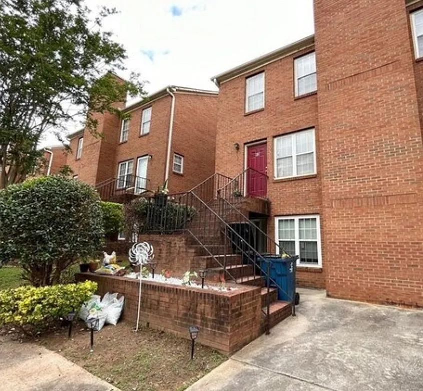 2 bed, 2.5 bath, 600 sqft, $1,750 — Photo 1